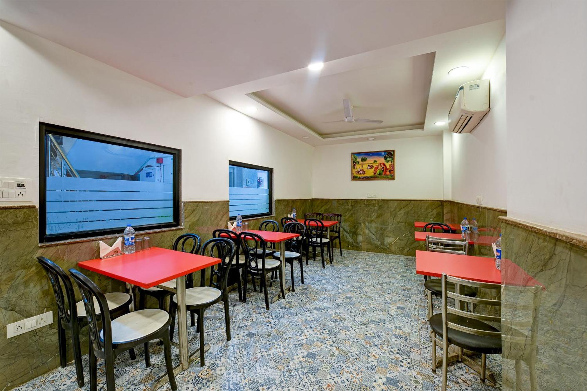 Hotel Grand Qubic Near Delhi Airport ニューデリー エクステリア 写真